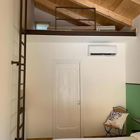 Bed and Breakfast La Stanza In Giardino Cava deʼ Tirreni Exterior foto