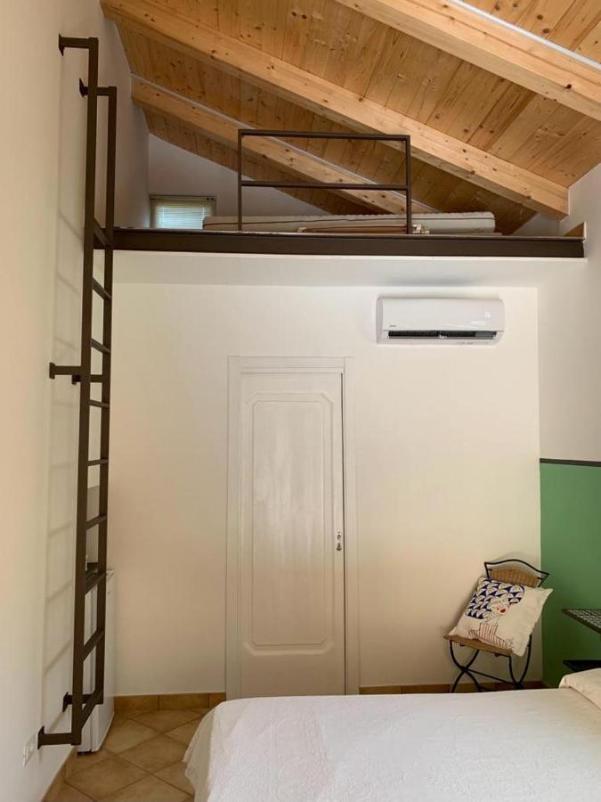 Bed and Breakfast La Stanza In Giardino Cava deʼ Tirreni Exterior foto